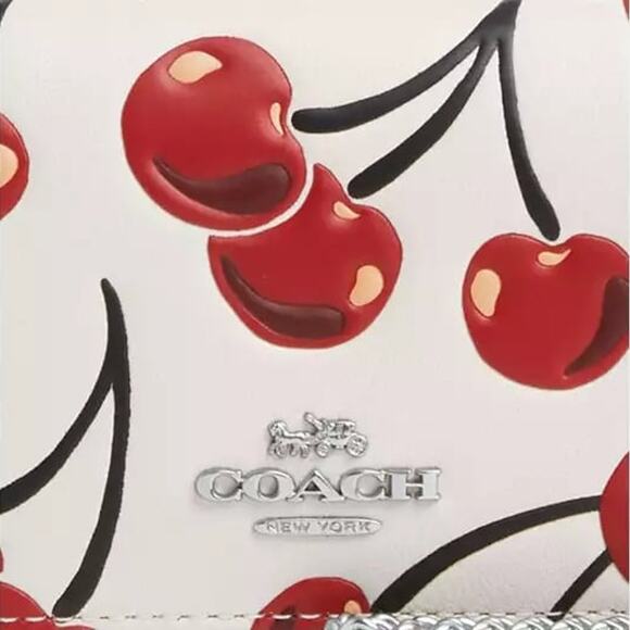 ❤️ Coach Mini Wallet On A Chain With Cherry Print - Picture 6 of 12